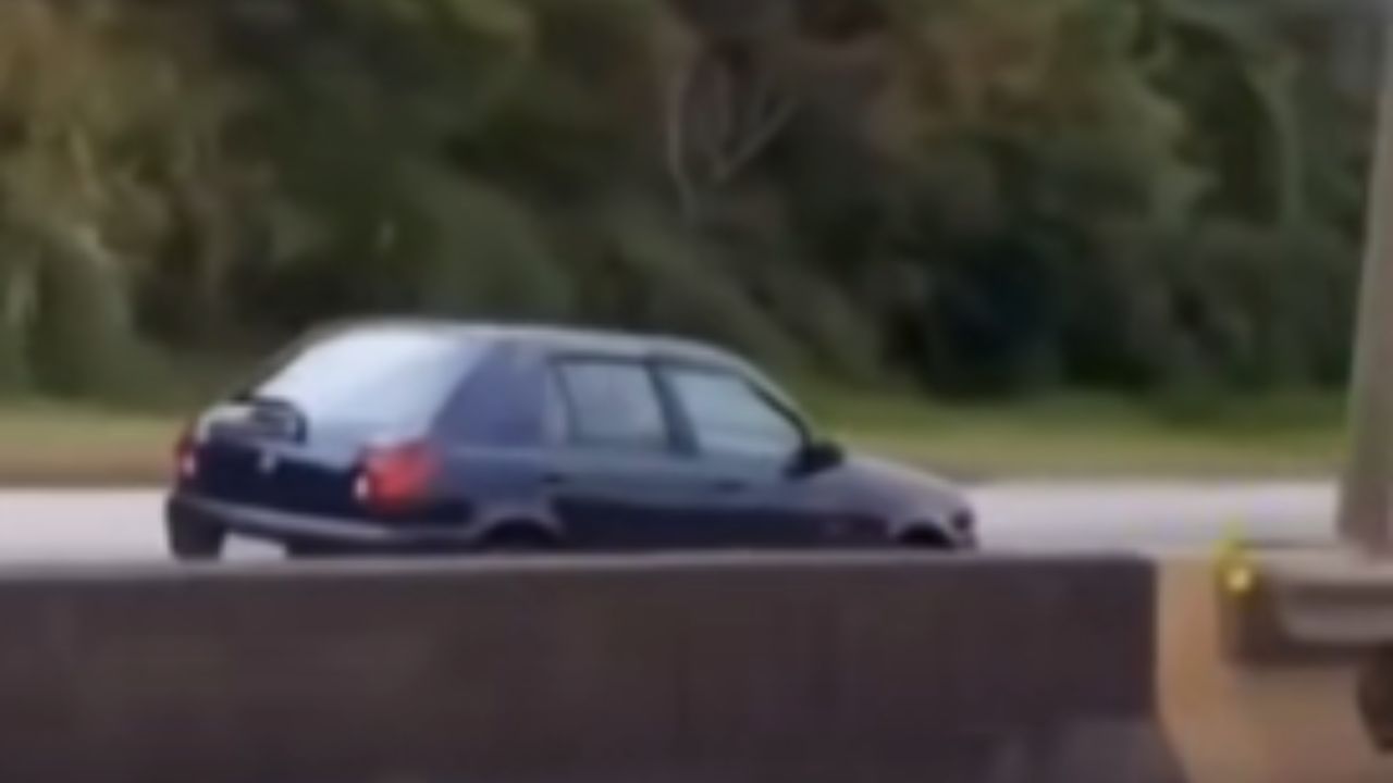 Starszy mężczyzna omal nie zderzył się z ciężarówką po tym, jak jechał pod prąd w przerażającym nagraniu