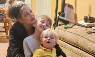 Mãe de dois filhos morre acidente de carro enquanto ia buscar o pai na igreja