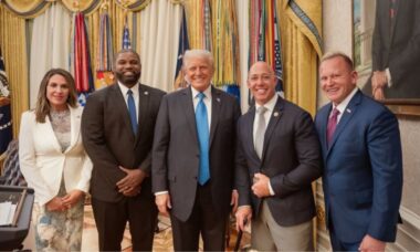 Deputada republicana propõe projeto de lei para renomear aeroporto para homenagear Donald Trump